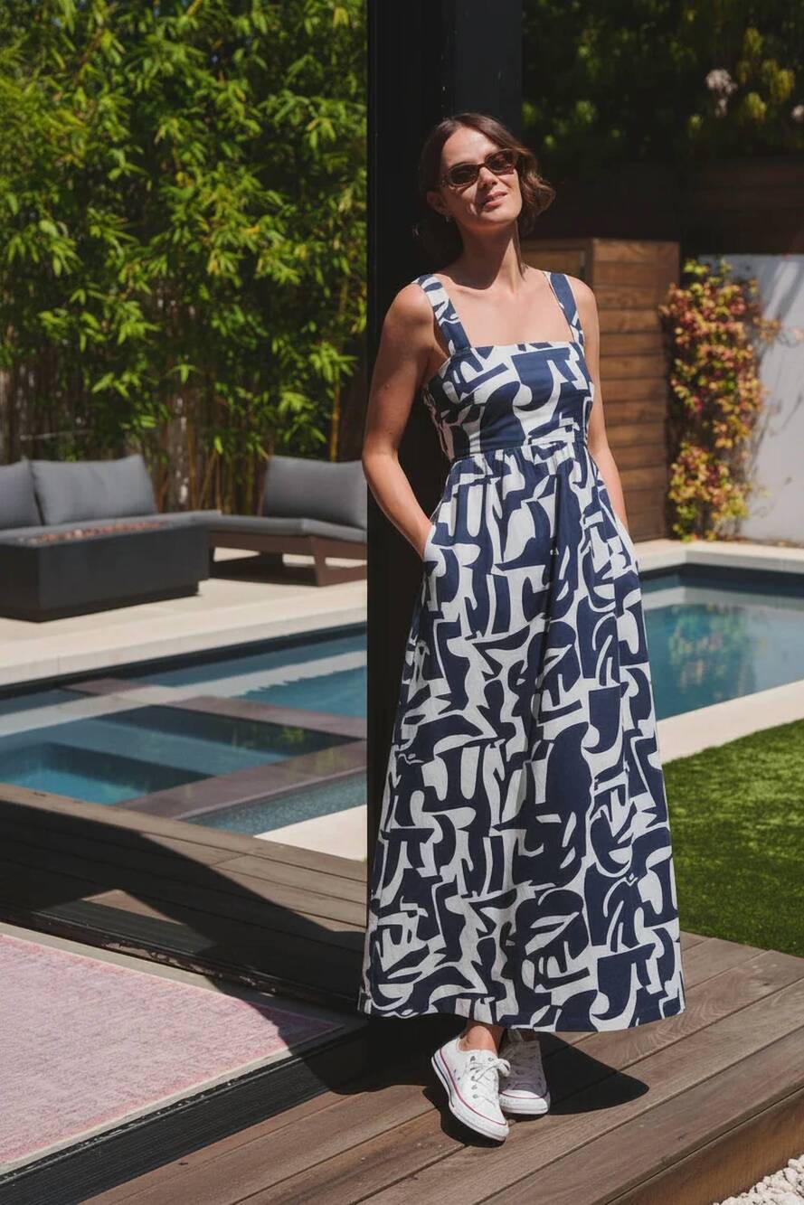 NEW STATESIDE art geo smocked dress in new navy